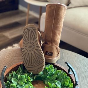 SOLD * Authentic UGG/Tall/Boots/Tan/Size6